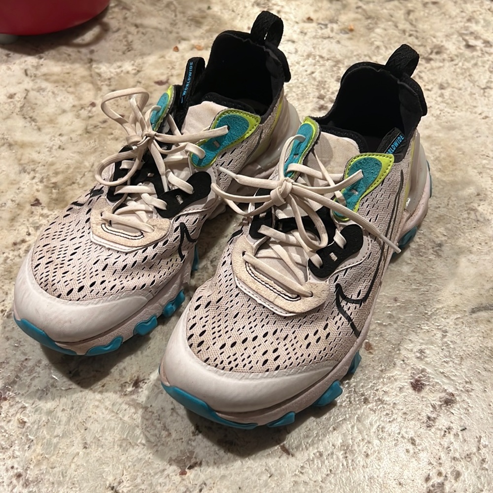 6.5Y but is an 8 in women’s